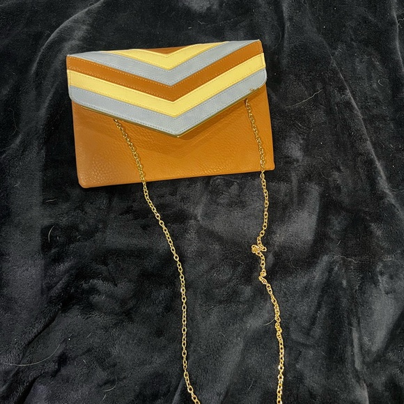 Charming Charlies clutch/wristlet - Picture 3 of 6